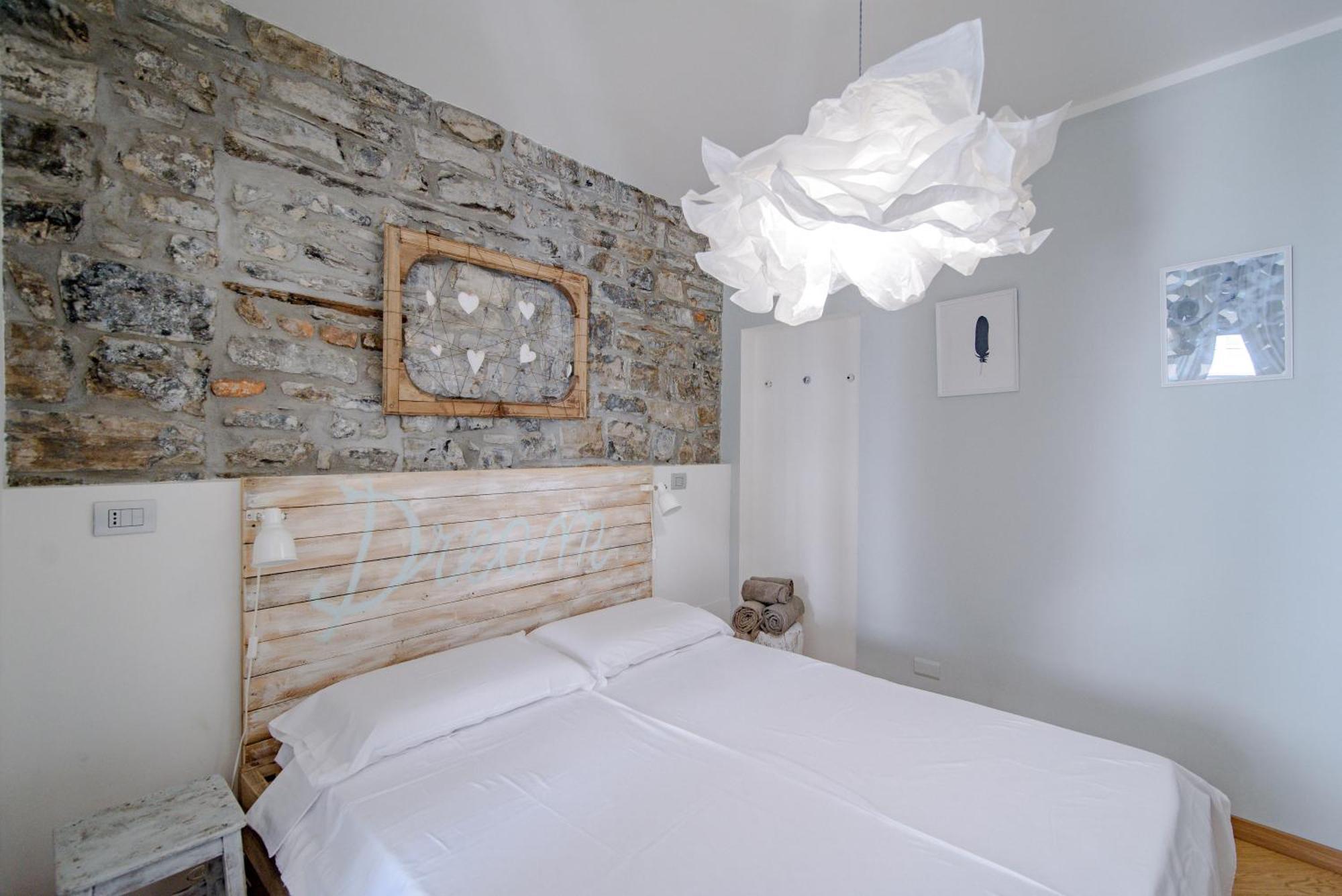 Gem Of The Lake - Luxury Apartment Como Old Town Esterno foto